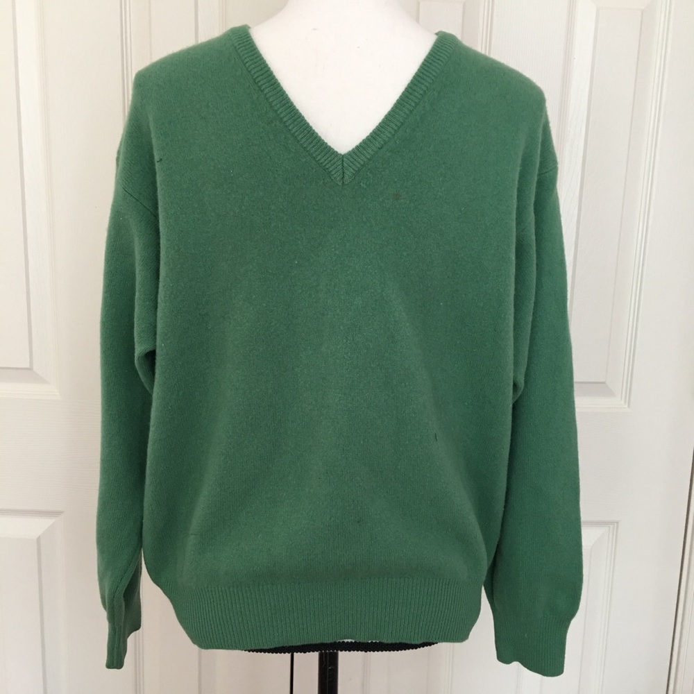 Benetton wool green v neck holiday sweater